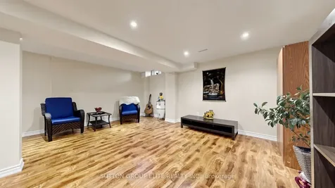 6406 Sapling Trail Mississauga ON L5N 7A4