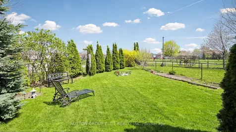 6406 Sapling Trail Mississauga ON L5N 7A4