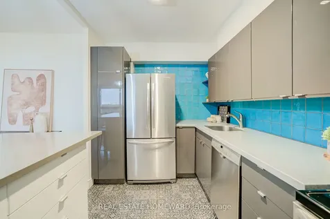 100 Quebec Avenue Toronto ON M6P 4B8