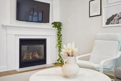 2347 Hollybrook Drive Oakville ON L6M 4T6