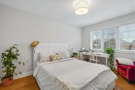 2347 Hollybrook Drive Oakville ON L6M 4T6