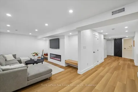 2347 Hollybrook Drive Oakville ON L6M 4T6
