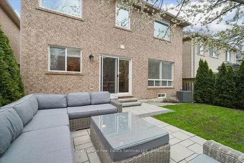 2347 Hollybrook Drive Oakville ON L6M 4T6