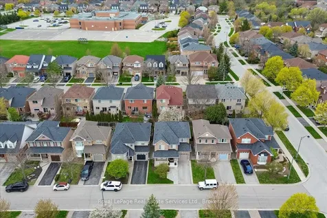 2347 Hollybrook Drive Oakville ON L6M 4T6