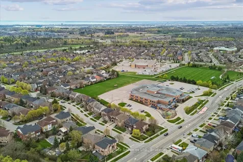 2347 Hollybrook Drive Oakville ON L6M 4T6
