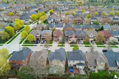 2347 Hollybrook Drive Oakville ON L6M 4T6