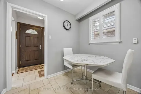 40 Amaron Avenue Toronto ON M9V 1Z1