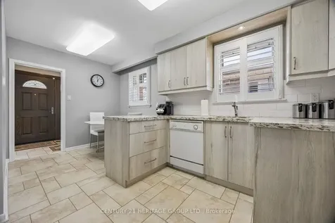 40 Amaron Avenue Toronto ON M9V 1Z1