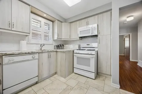 40 Amaron Avenue Toronto ON M9V 1Z1