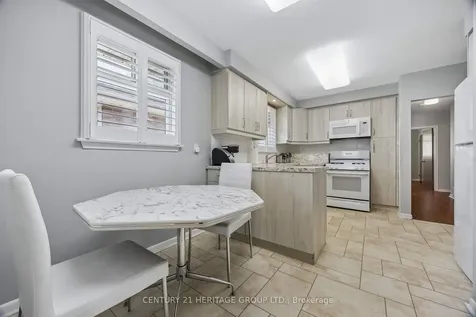 40 Amaron Avenue Toronto ON M9V 1Z1