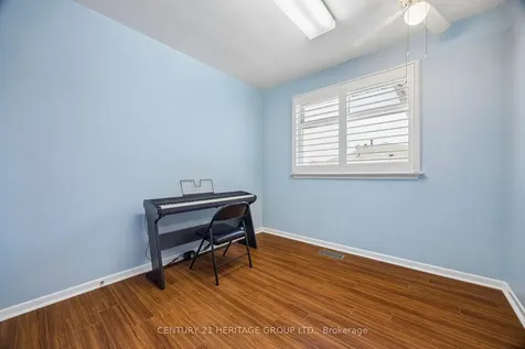 40 Amaron Avenue Toronto ON M9V 1Z1
