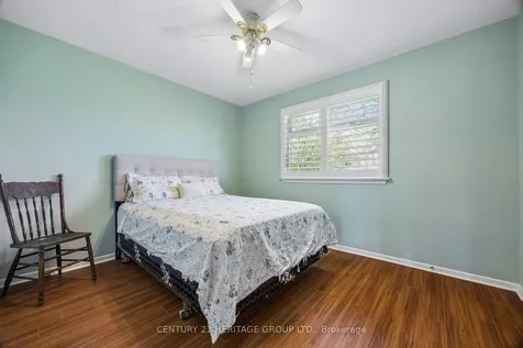 40 Amaron Avenue Toronto ON M9V 1Z1