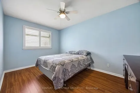 40 Amaron Avenue Toronto ON M9V 1Z1