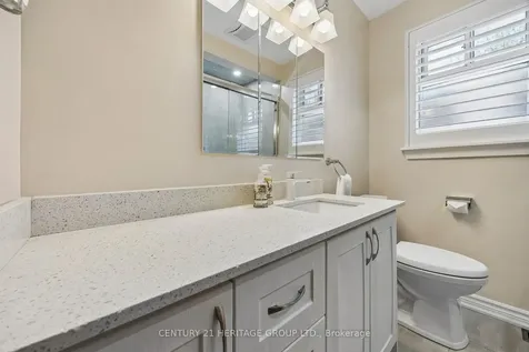 40 Amaron Avenue Toronto ON M9V 1Z1