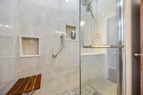 40 Amaron Avenue Toronto ON M9V 1Z1