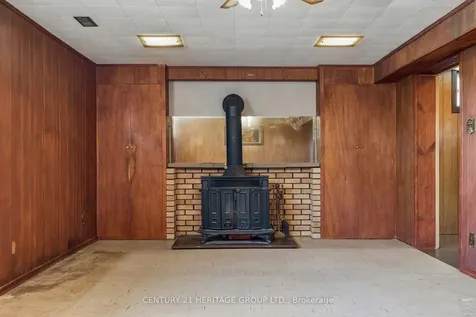 40 Amaron Avenue Toronto ON M9V 1Z1