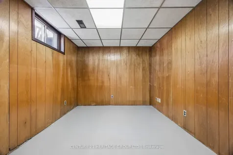 40 Amaron Avenue Toronto ON M9V 1Z1