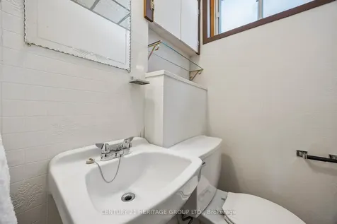 40 Amaron Avenue Toronto ON M9V 1Z1