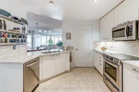 80 Palace Pier Court Toronto ON M8V 4C1