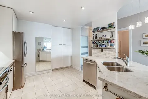80 Palace Pier Court Toronto ON M8V 4C1