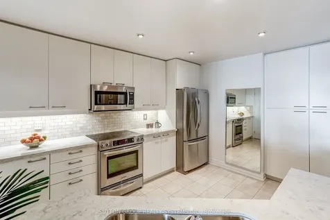 80 Palace Pier Court Toronto ON M8V 4C1