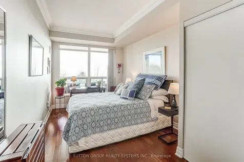 80 Palace Pier Court Toronto ON M8V 4C1