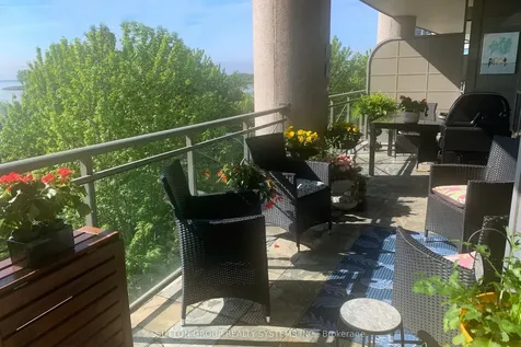 80 Palace Pier Court Toronto ON M8V 4C1