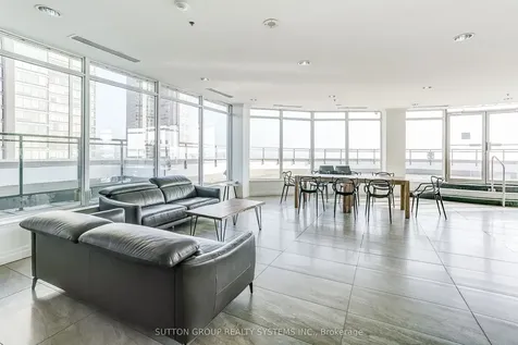 80 Palace Pier Court Toronto ON M8V 4C1