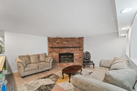 4235 Pheasant Run Mississauga ON L5L 2B8