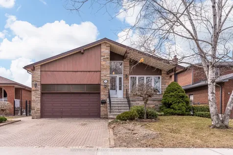 704 Hillman Crescent Mississauga ON L4Y 2J2