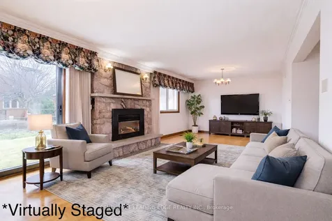 704 Hillman Crescent Mississauga ON L4Y 2J2