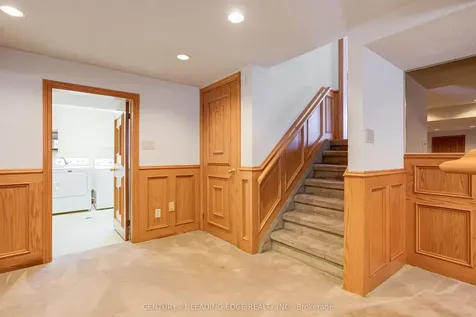 704 Hillman Crescent Mississauga ON L4Y 2J2