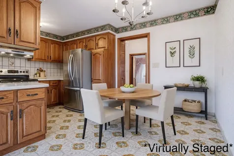 704 Hillman Crescent Mississauga ON L4Y 2J2