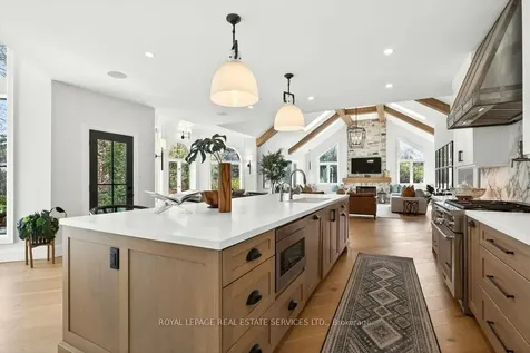 6472 Mcniven Court Burlington ON L7P 0K7