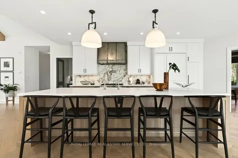 6472 Mcniven Court Burlington ON L7P 0K7