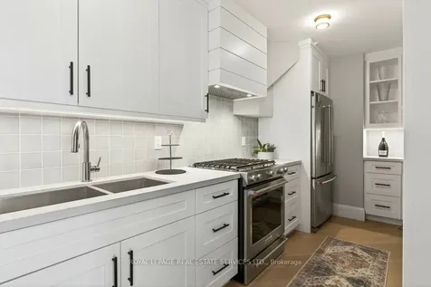 6472 Mcniven Court Burlington ON L7P 0K7