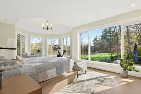 6472 Mcniven Court Burlington ON L7P 0K7