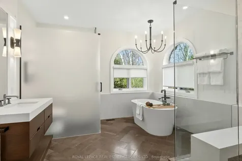 6472 Mcniven Court Burlington ON L7P 0K7