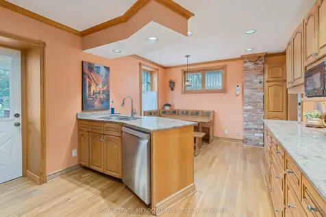 8 Queen Street Halton Hills ON L7G 2E4