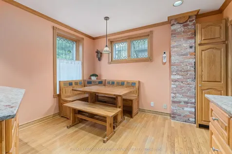 8 Queen Street Halton Hills ON L7G 2E4