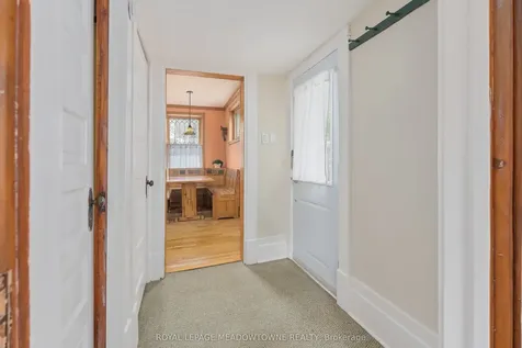 8 Queen Street Halton Hills ON L7G 2E4