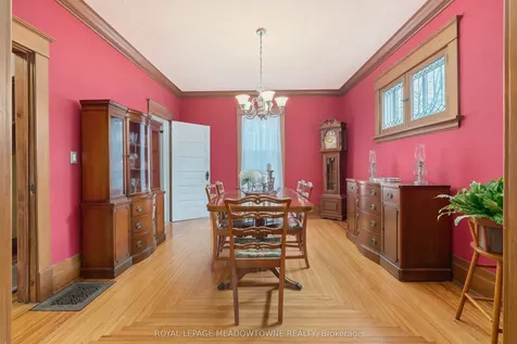 8 Queen Street Halton Hills ON L7G 2E4