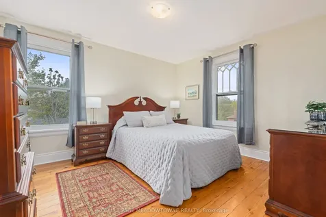 8 Queen Street Halton Hills ON L7G 2E4