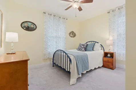 8 Queen Street Halton Hills ON L7G 2E4