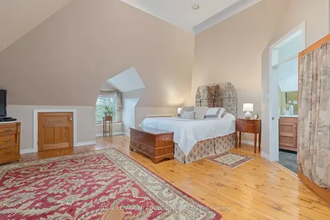 8 Queen Street Halton Hills ON L7G 2E4