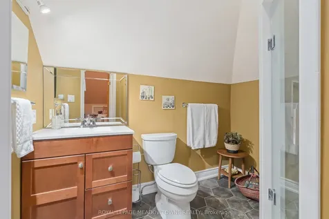 8 Queen Street Halton Hills ON L7G 2E4