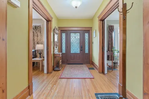 8 Queen Street Halton Hills ON L7G 2E4