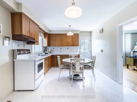 23 Blue Springs Road Toronto ON M6L 2T5