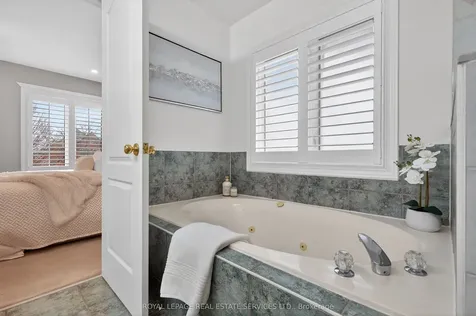 2393 Ennerdale Road Oakville ON L6H 6N5