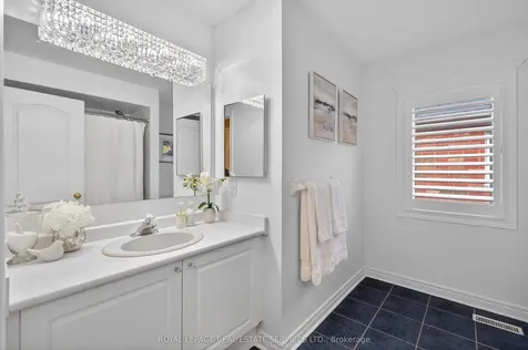 2393 Ennerdale Road Oakville ON L6H 6N5